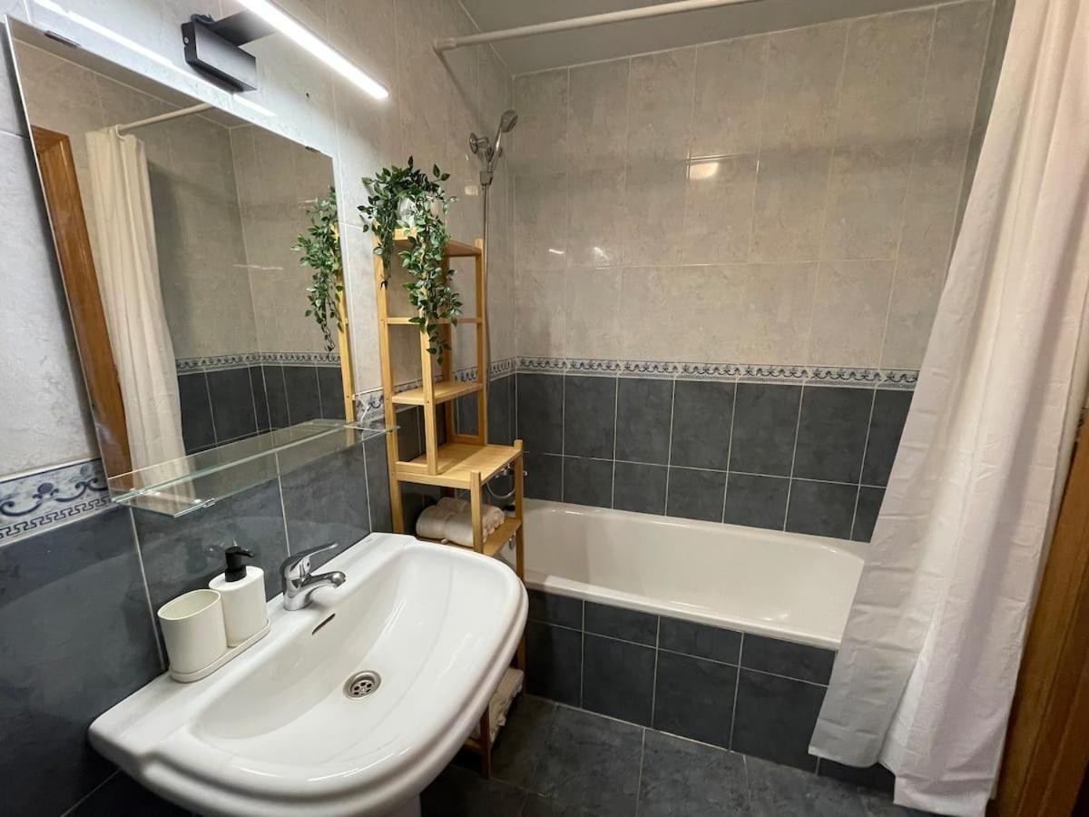 Apartamento Y Piso Frente Al Mar Con Vistas En Garrucha Eksteriør billede